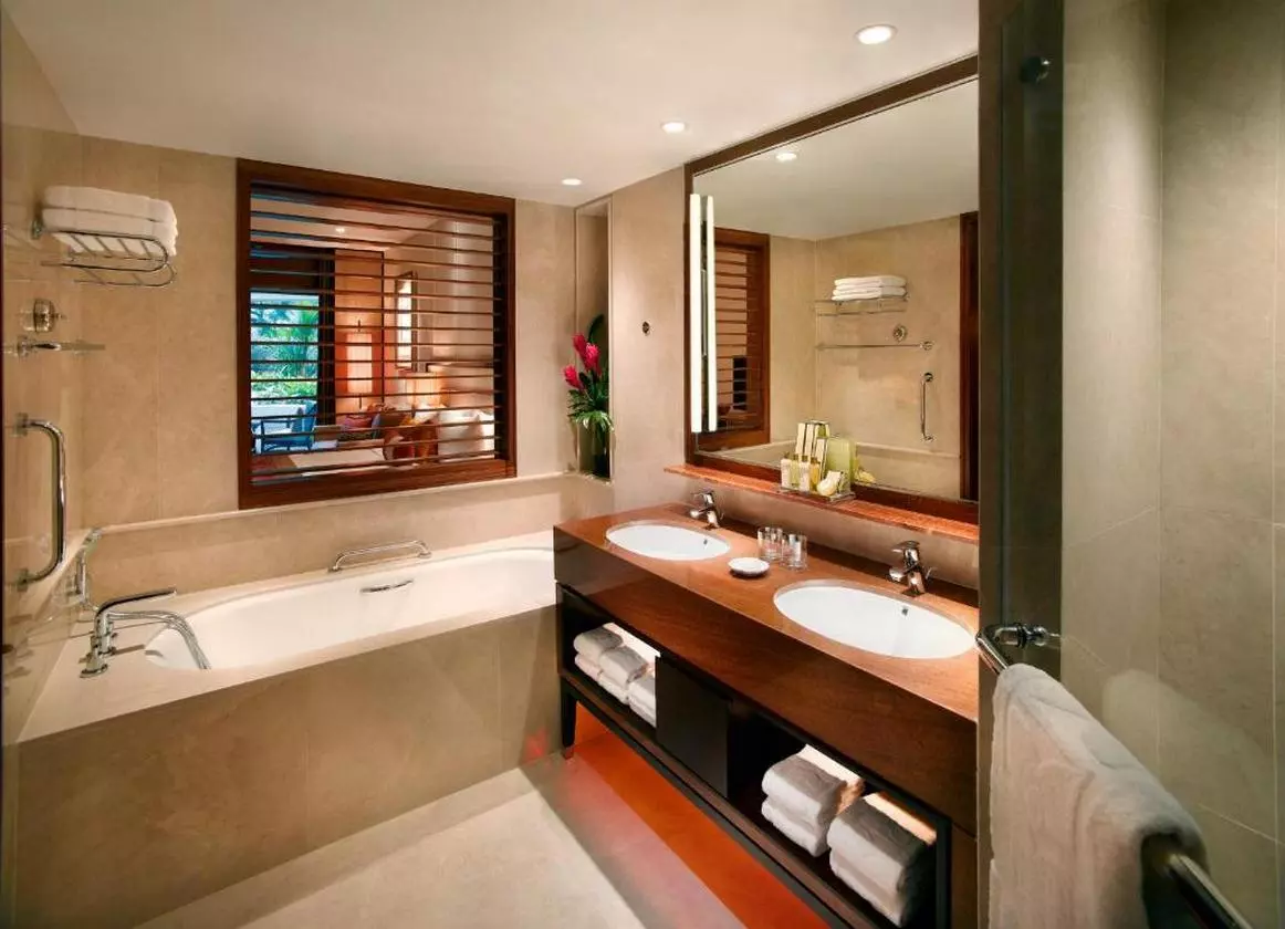 SHANGRILA_SHABAVIZ (4).jpg